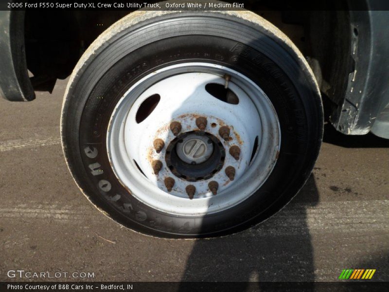 Oxford White / Medium Flint 2006 Ford F550 Super Duty XL Crew Cab Utility Truck
