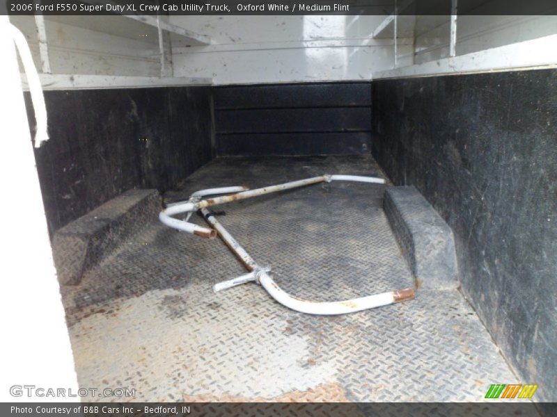 Oxford White / Medium Flint 2006 Ford F550 Super Duty XL Crew Cab Utility Truck