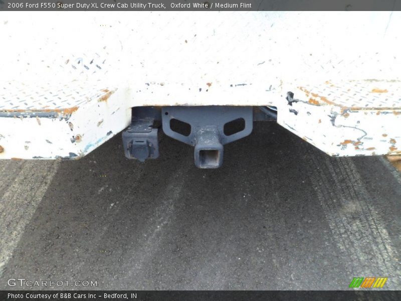 Oxford White / Medium Flint 2006 Ford F550 Super Duty XL Crew Cab Utility Truck