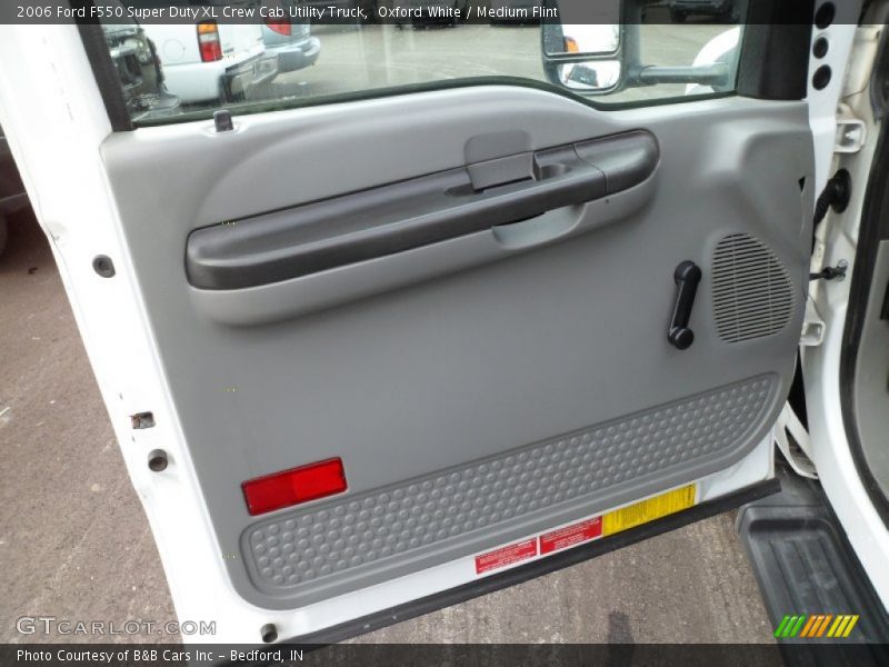 Oxford White / Medium Flint 2006 Ford F550 Super Duty XL Crew Cab Utility Truck