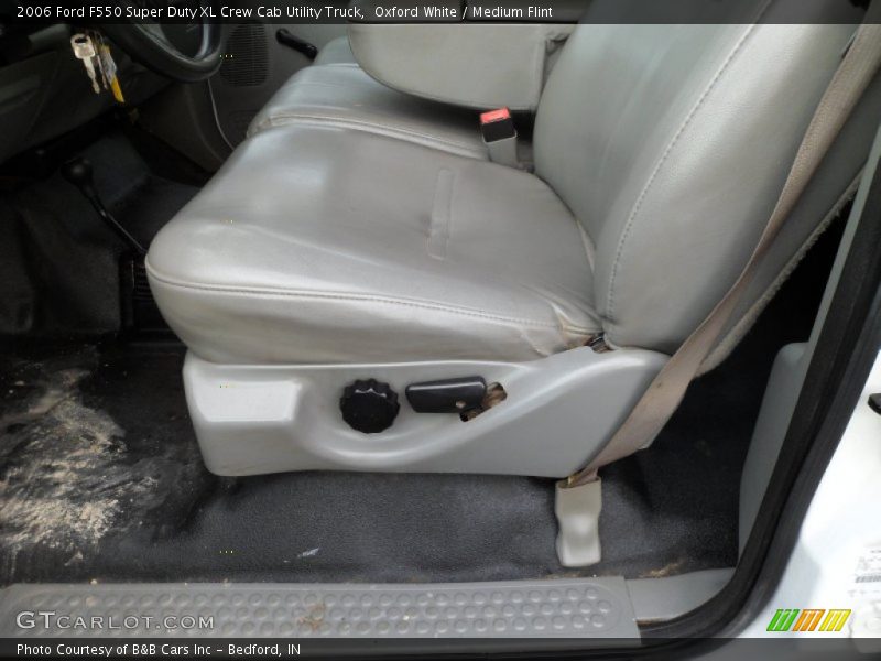Oxford White / Medium Flint 2006 Ford F550 Super Duty XL Crew Cab Utility Truck