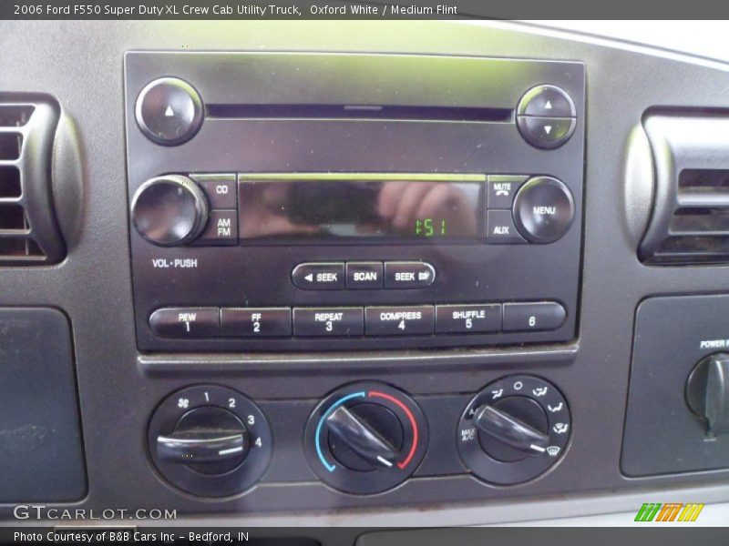 Oxford White / Medium Flint 2006 Ford F550 Super Duty XL Crew Cab Utility Truck