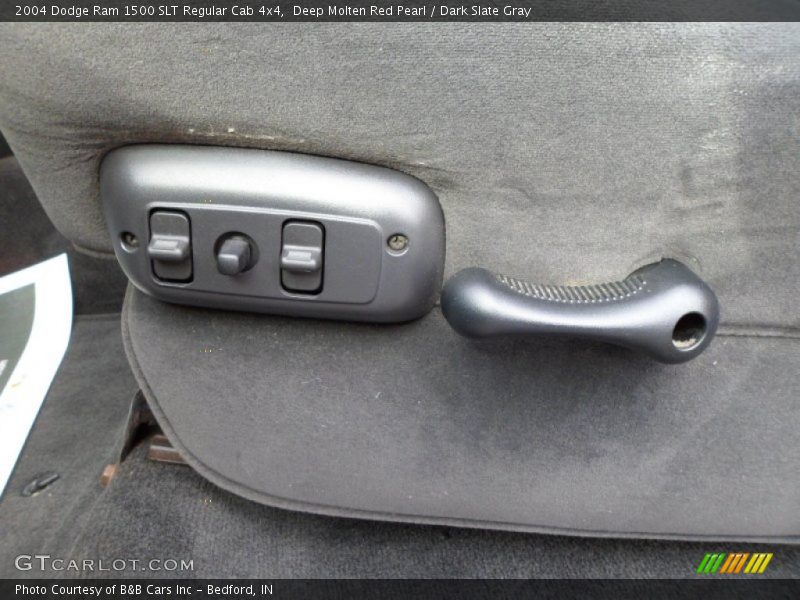 Deep Molten Red Pearl / Dark Slate Gray 2004 Dodge Ram 1500 SLT Regular Cab 4x4