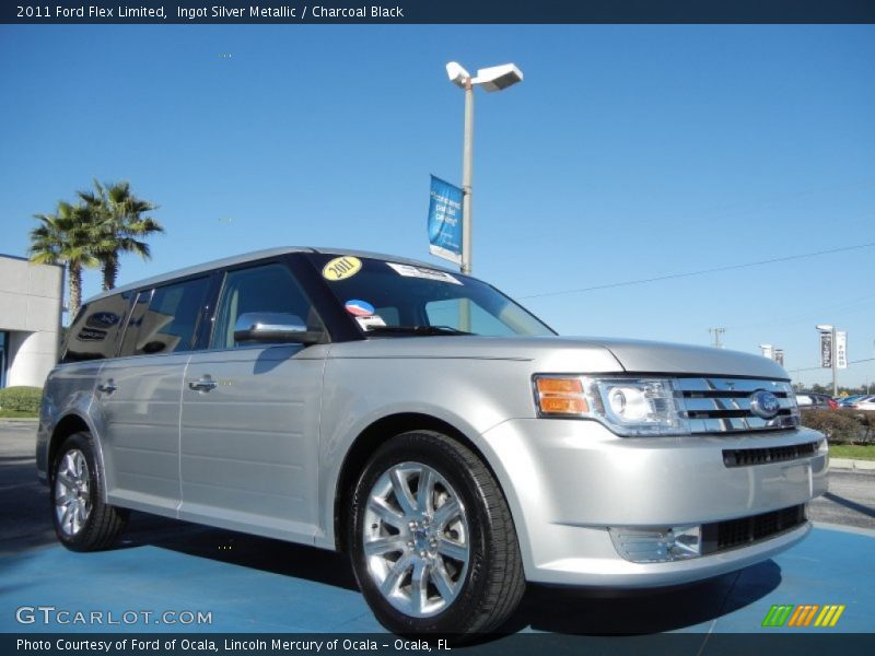 Front 3/4 View of 2011 Flex Limited