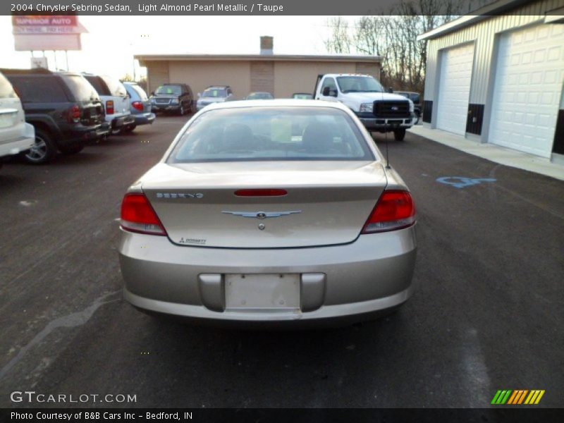 Light Almond Pearl Metallic / Taupe 2004 Chrysler Sebring Sedan