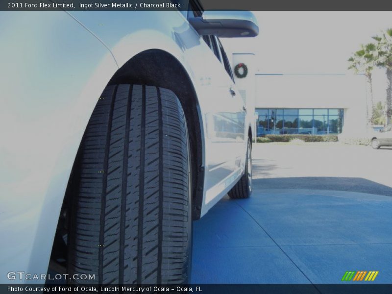 Ingot Silver Metallic / Charcoal Black 2011 Ford Flex Limited