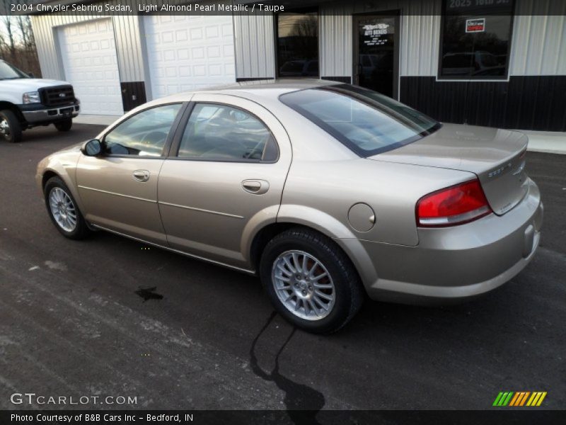 Light Almond Pearl Metallic / Taupe 2004 Chrysler Sebring Sedan