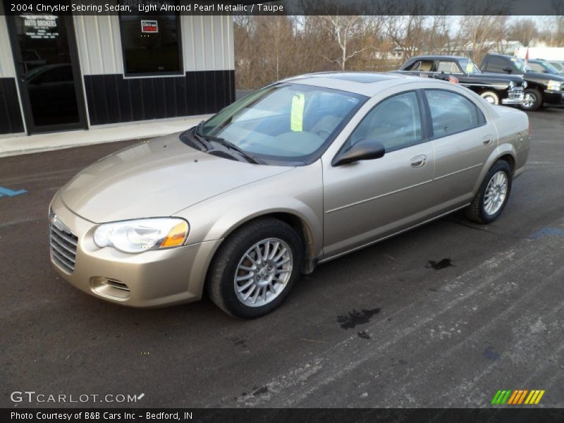 Light Almond Pearl Metallic / Taupe 2004 Chrysler Sebring Sedan