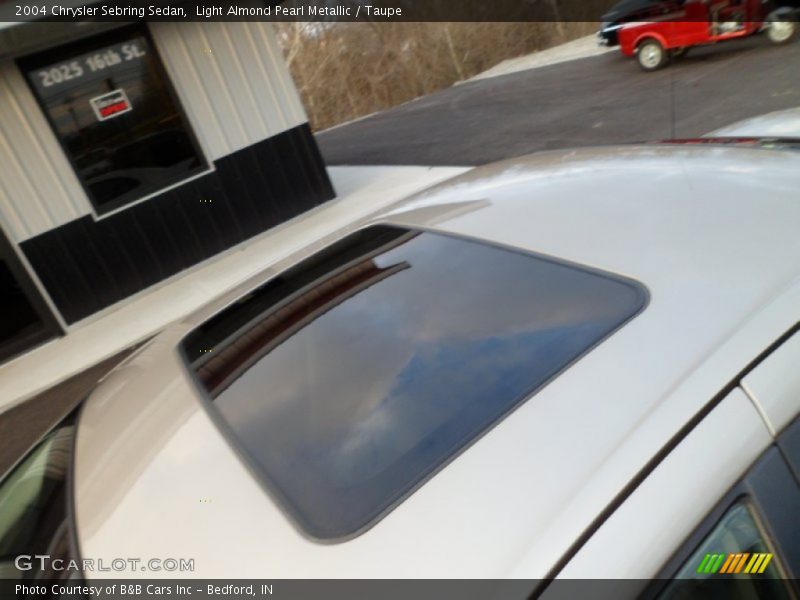 Light Almond Pearl Metallic / Taupe 2004 Chrysler Sebring Sedan