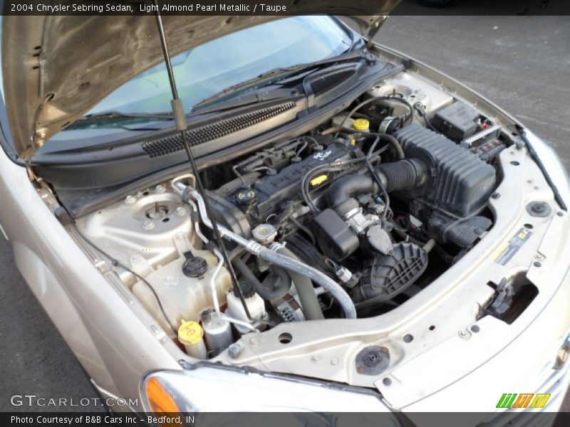 Light Almond Pearl Metallic / Taupe 2004 Chrysler Sebring Sedan