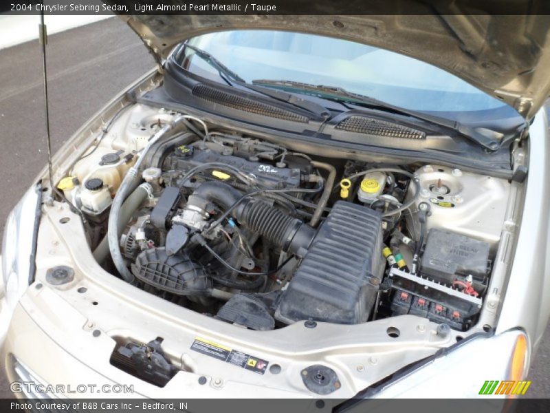 Light Almond Pearl Metallic / Taupe 2004 Chrysler Sebring Sedan