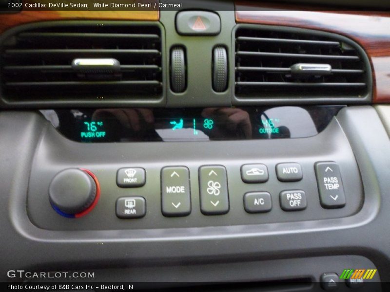 White Diamond Pearl / Oatmeal 2002 Cadillac DeVille Sedan