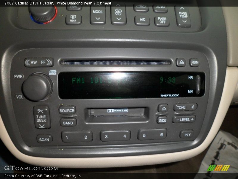 White Diamond Pearl / Oatmeal 2002 Cadillac DeVille Sedan