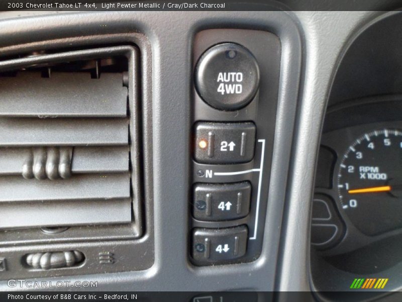 Light Pewter Metallic / Gray/Dark Charcoal 2003 Chevrolet Tahoe LT 4x4