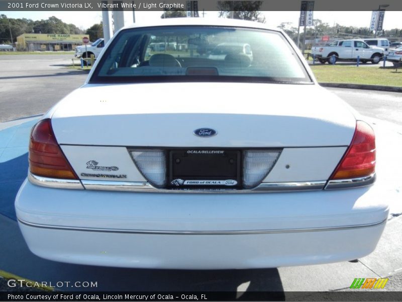 Vibrant White / Light Graphite 2001 Ford Crown Victoria LX