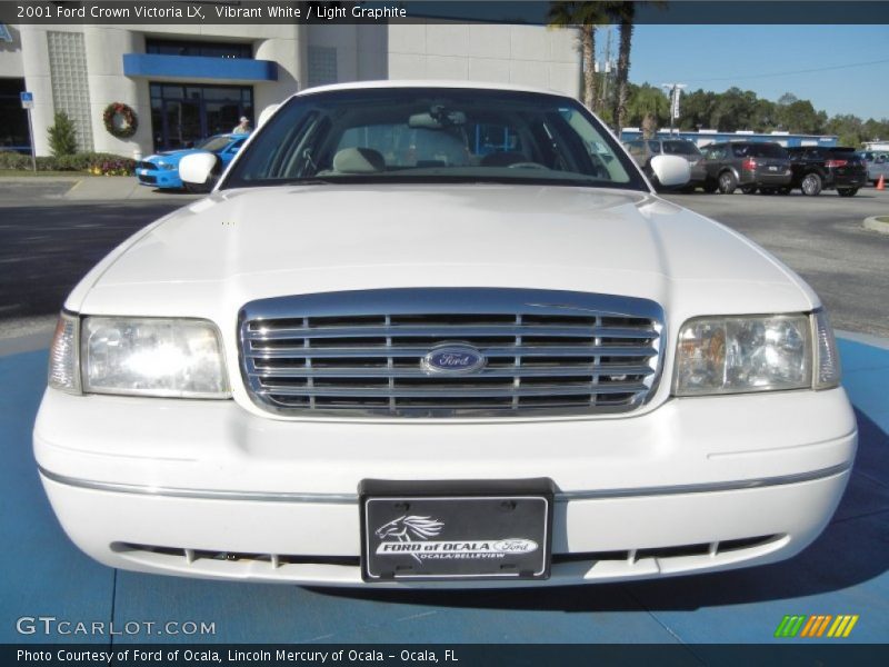 Vibrant White / Light Graphite 2001 Ford Crown Victoria LX