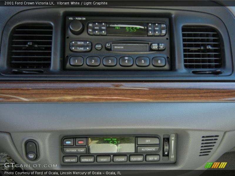 Vibrant White / Light Graphite 2001 Ford Crown Victoria LX