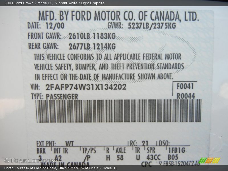 Vibrant White / Light Graphite 2001 Ford Crown Victoria LX