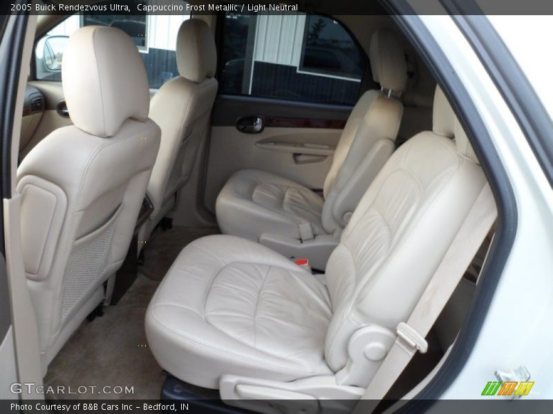  2005 Rendezvous Ultra Light Neutral Interior