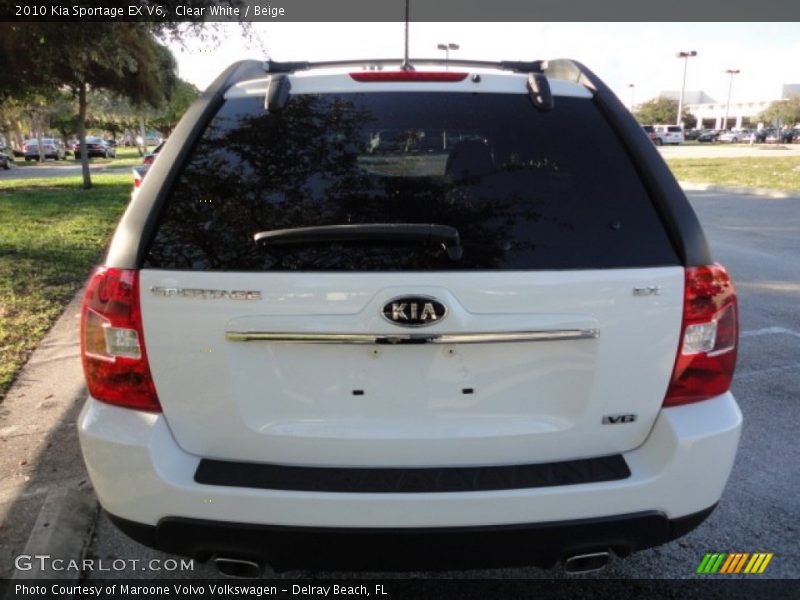 Clear White / Beige 2010 Kia Sportage EX V6