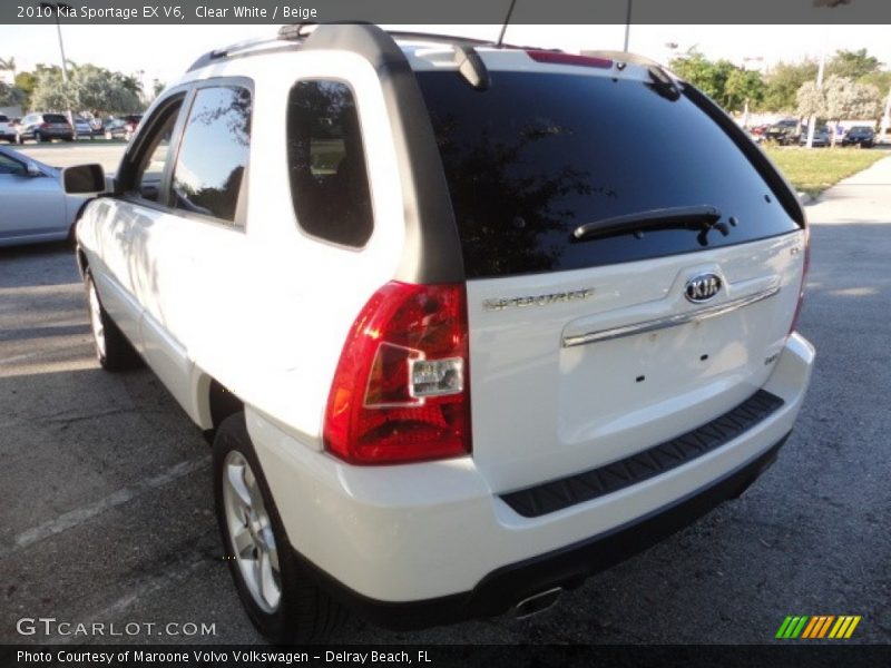 Clear White / Beige 2010 Kia Sportage EX V6