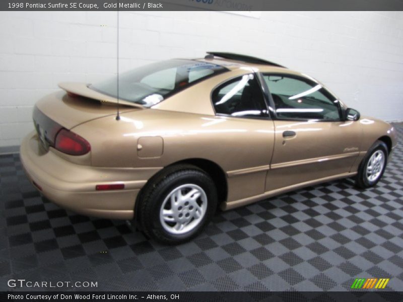 Gold Metallic / Black 1998 Pontiac Sunfire SE Coupe