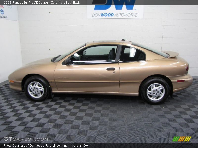 Gold Metallic / Black 1998 Pontiac Sunfire SE Coupe