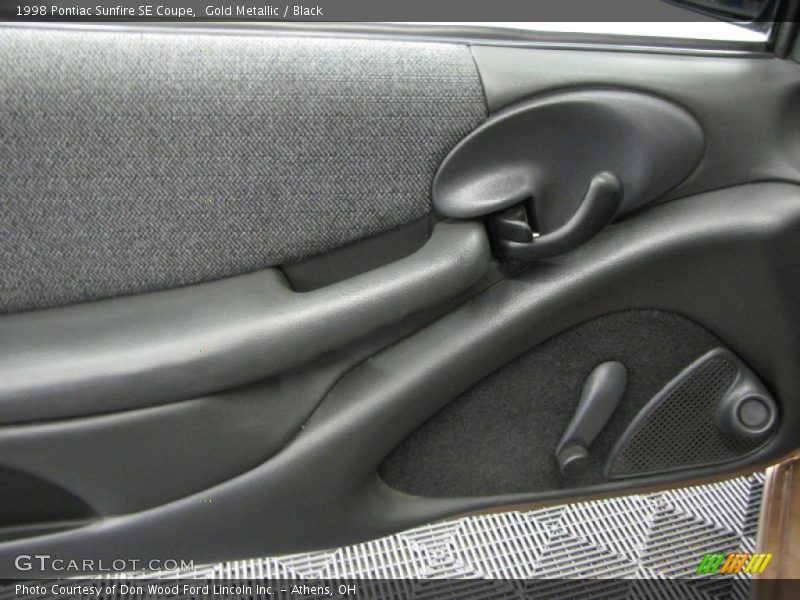 Gold Metallic / Black 1998 Pontiac Sunfire SE Coupe