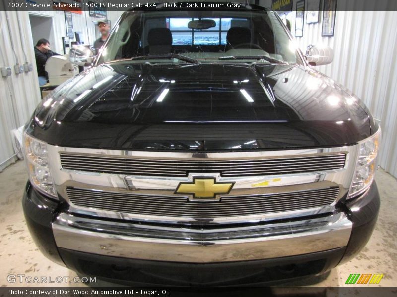 Black / Dark Titanium Gray 2007 Chevrolet Silverado 1500 LS Regular Cab 4x4