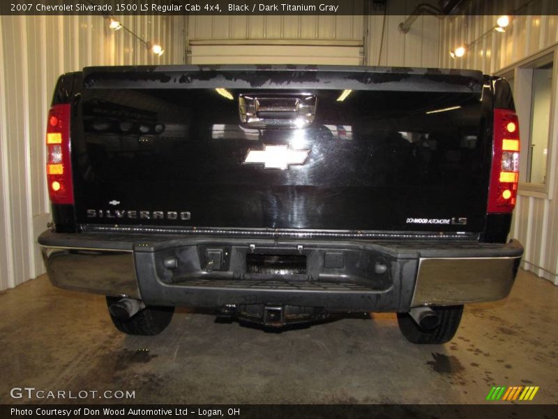 Black / Dark Titanium Gray 2007 Chevrolet Silverado 1500 LS Regular Cab 4x4