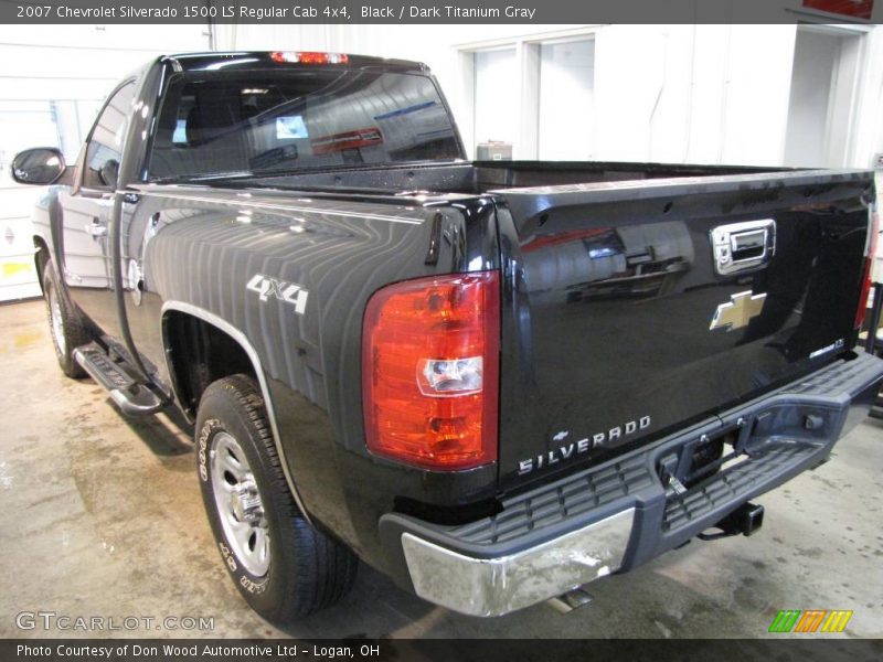 Black / Dark Titanium Gray 2007 Chevrolet Silverado 1500 LS Regular Cab 4x4