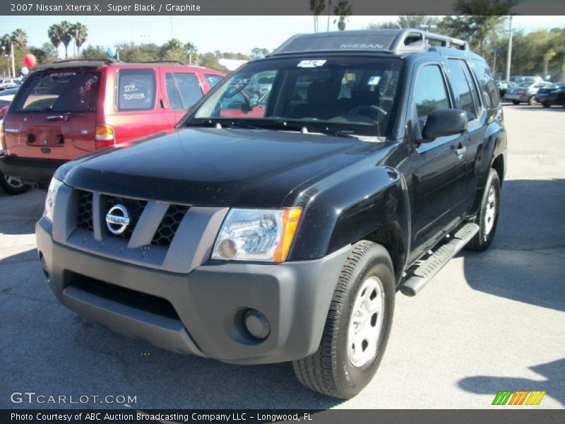 Front 3/4 View of 2007 Xterra X