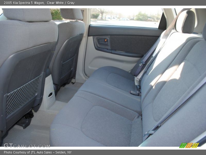 Clear White / Gray 2005 Kia Spectra 5 Wagon