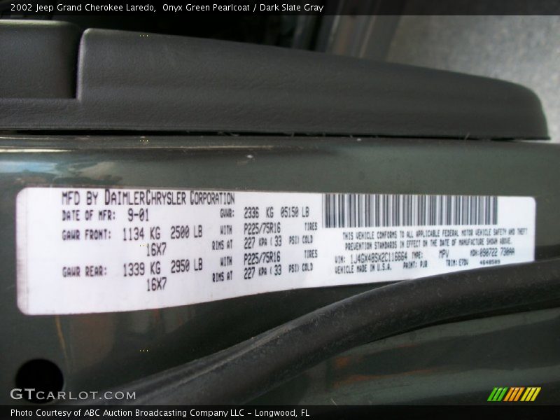 Onyx Green Pearlcoat / Dark Slate Gray 2002 Jeep Grand Cherokee Laredo