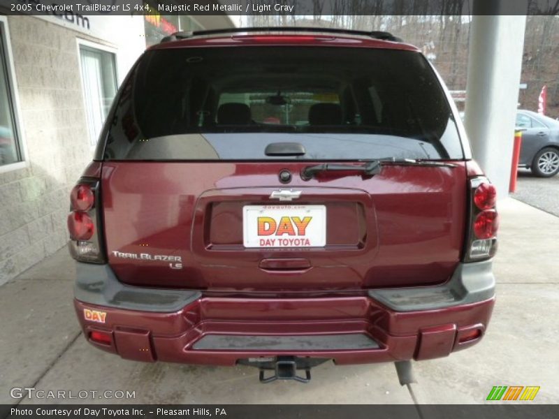 Majestic Red Metallic / Light Gray 2005 Chevrolet TrailBlazer LS 4x4
