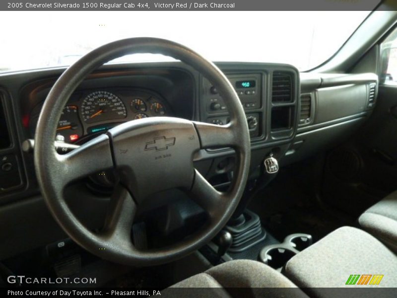 Dashboard of 2005 Silverado 1500 Regular Cab 4x4