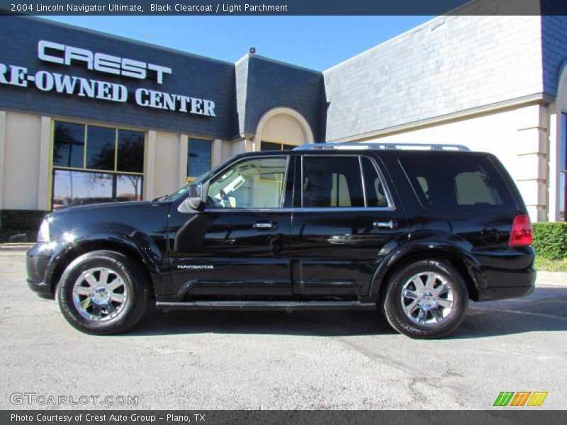 Black Clearcoat / Light Parchment 2004 Lincoln Navigator Ultimate