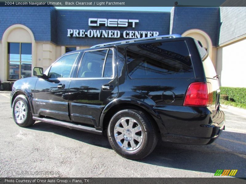 Black Clearcoat / Light Parchment 2004 Lincoln Navigator Ultimate