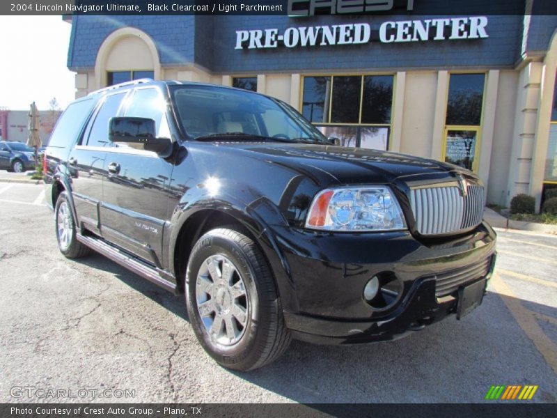Black Clearcoat / Light Parchment 2004 Lincoln Navigator Ultimate