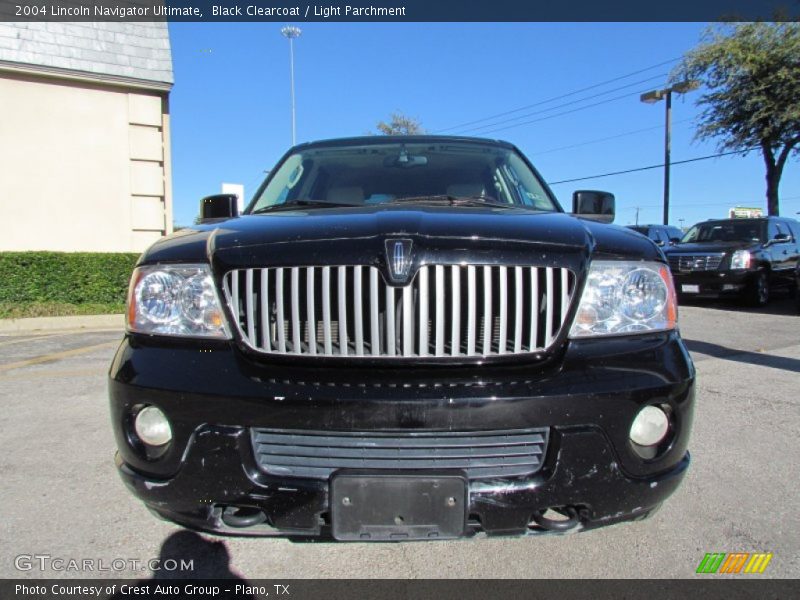 Black Clearcoat / Light Parchment 2004 Lincoln Navigator Ultimate