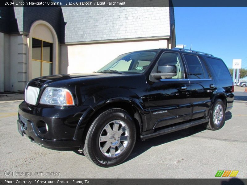 Black Clearcoat / Light Parchment 2004 Lincoln Navigator Ultimate