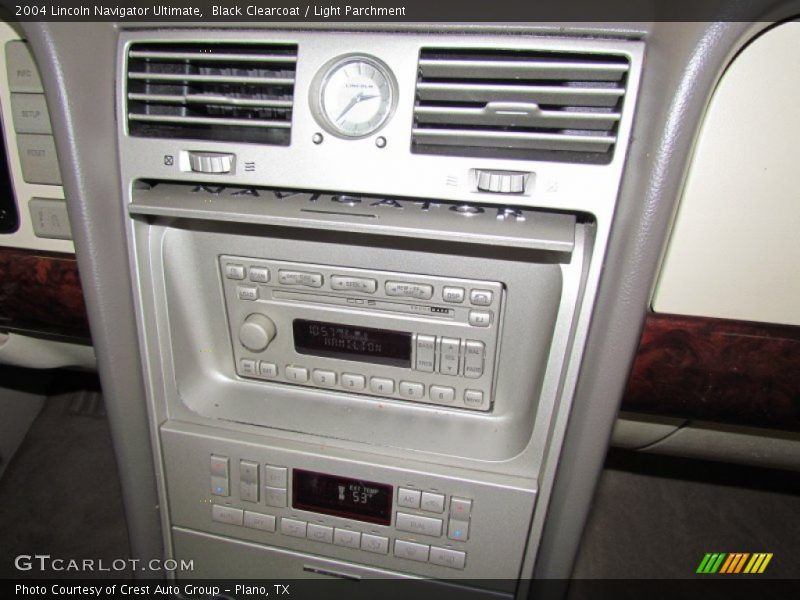 Black Clearcoat / Light Parchment 2004 Lincoln Navigator Ultimate