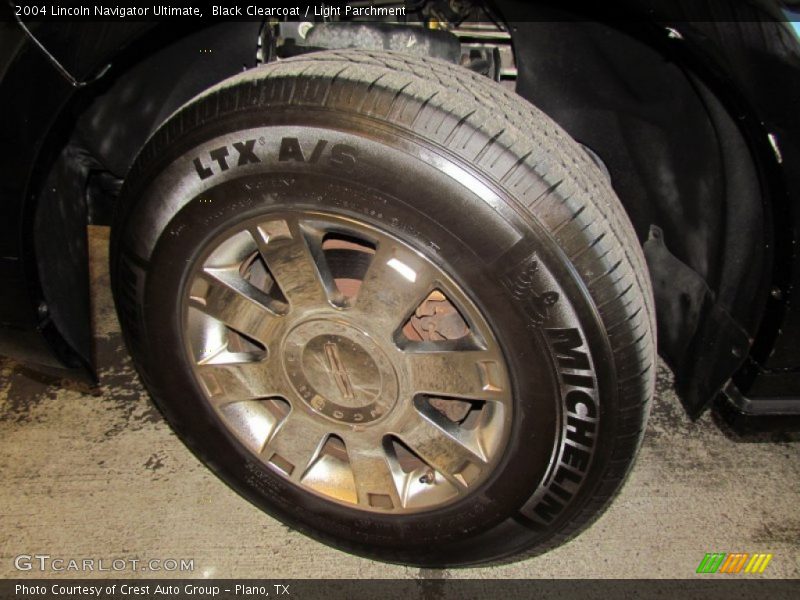 Black Clearcoat / Light Parchment 2004 Lincoln Navigator Ultimate