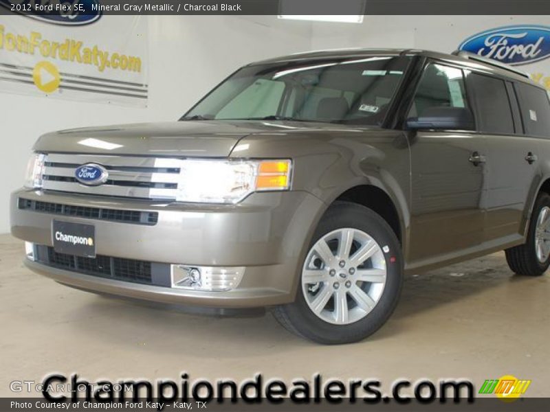 Mineral Gray Metallic / Charcoal Black 2012 Ford Flex SE