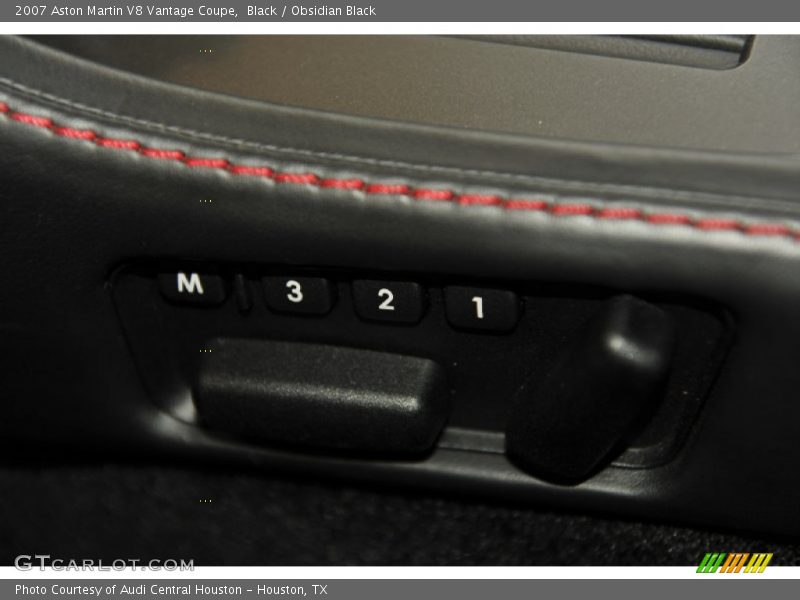 Black / Obsidian Black 2007 Aston Martin V8 Vantage Coupe