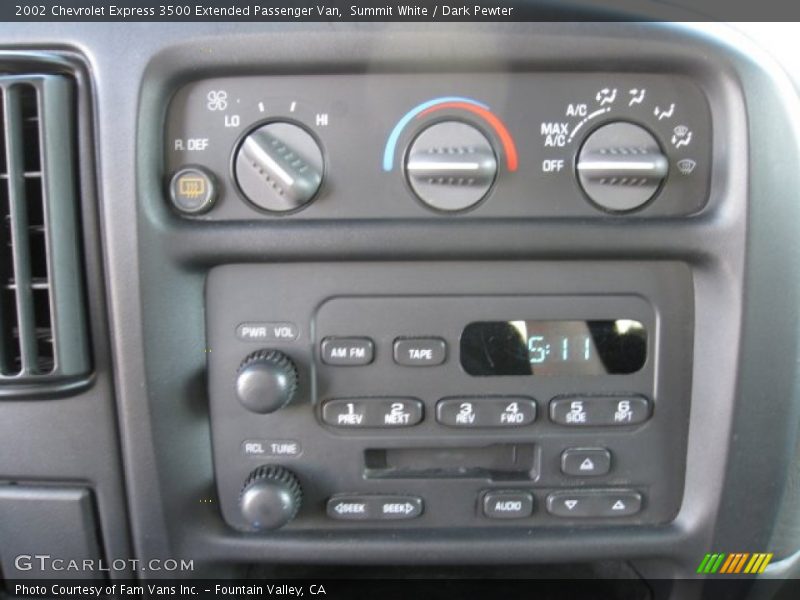 Summit White / Dark Pewter 2002 Chevrolet Express 3500 Extended Passenger Van