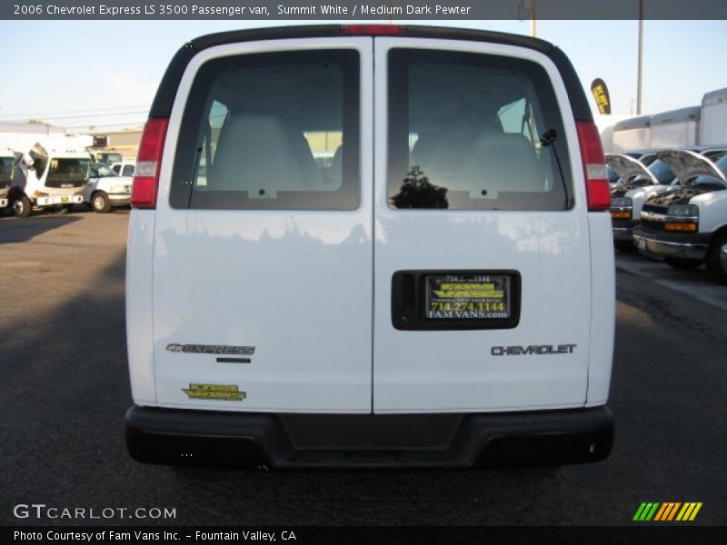 Summit White / Medium Dark Pewter 2006 Chevrolet Express LS 3500 Passenger van