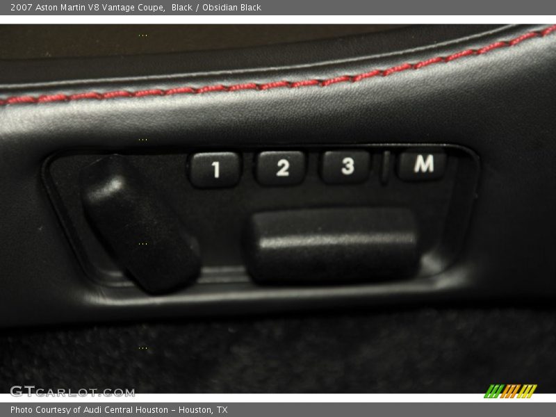 Black / Obsidian Black 2007 Aston Martin V8 Vantage Coupe