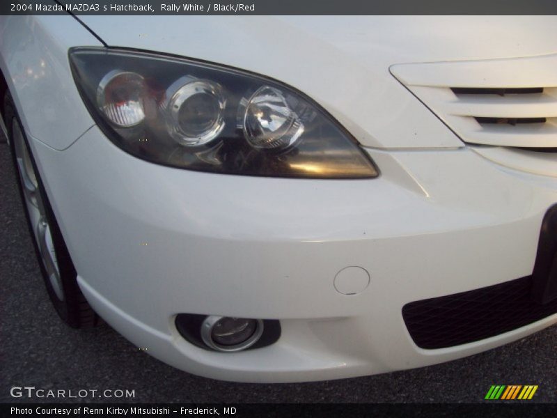 Rally White / Black/Red 2004 Mazda MAZDA3 s Hatchback