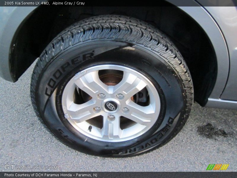 Alpine Gray / Gray 2005 Kia Sorento LX 4WD